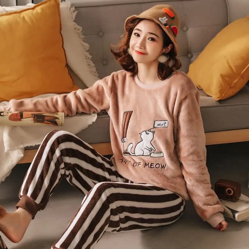 Корейские милые пижамы с Микки Маусом, женские пижамные костюмы, зимняя Домашняя одежда, бархатные коралловые пижамы размера плюс, теплая Фланелевая Пижама