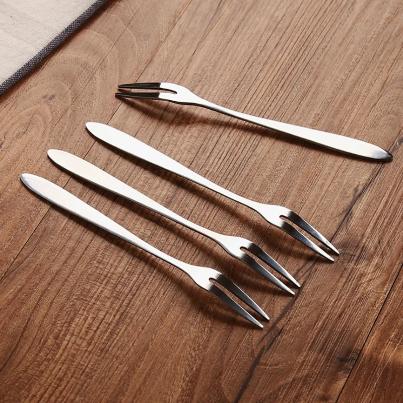13-5x1-2cm-10-Pieces-Stainless-Steel-West-Tableware-Fruit-Fork-Sign-Small-Fork-Cake-Dessert(1)