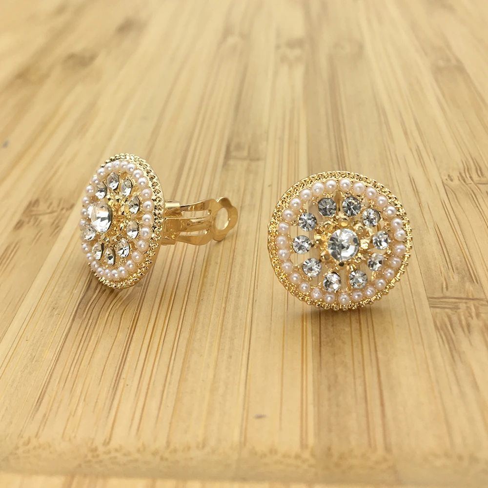 Europe Simple Natural Hollow Rhinestone Earrings Personalized Fashion Pearl Round Clip on Earrings Jewelry for Wonen