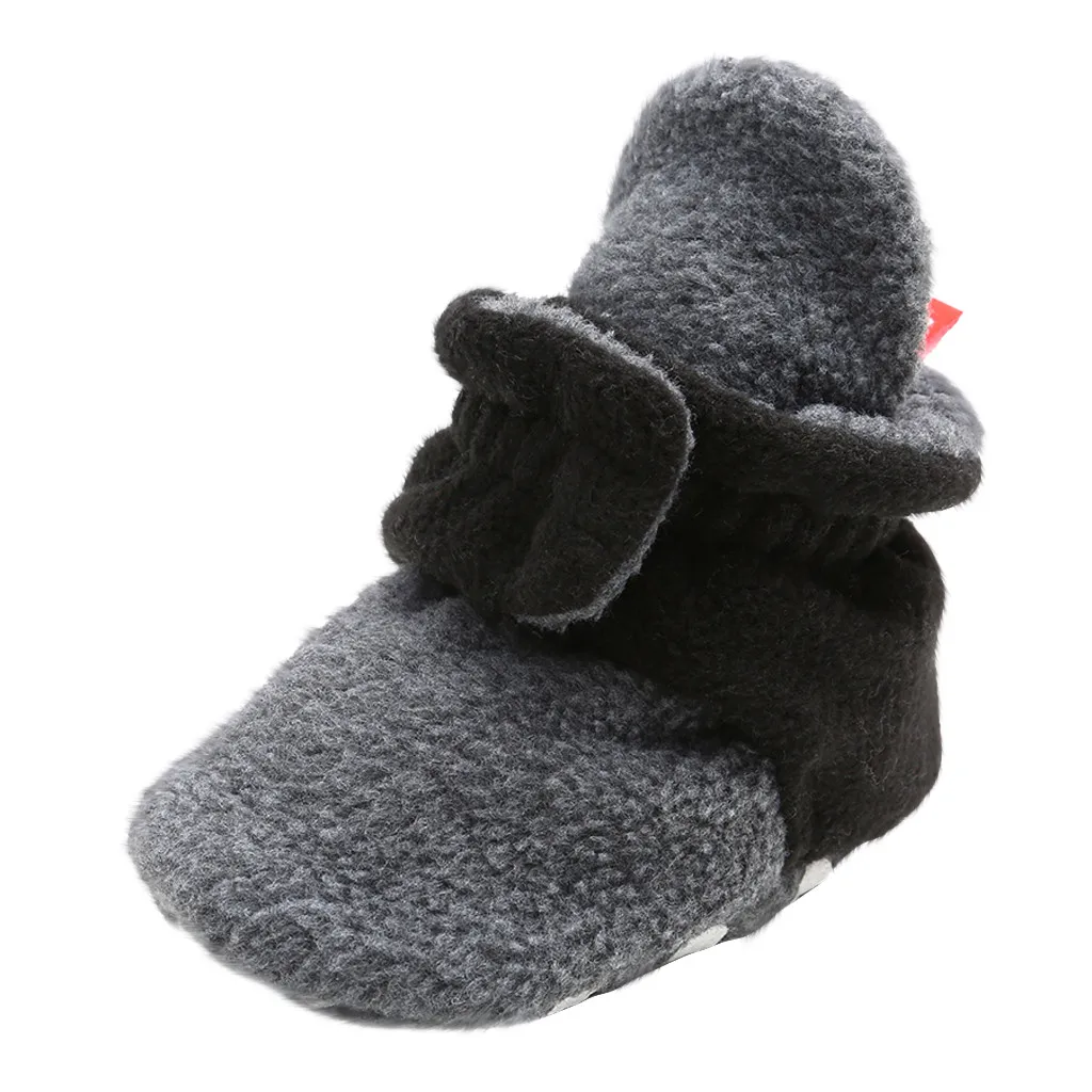 Gray Black Носки для новорожденных; обувь для мальчиков и девочек; однотонные ботиночки для малышей; удобные хлопковые мягкие Нескользящие теплые ботиночки для малышей - Цвет: Gray Black