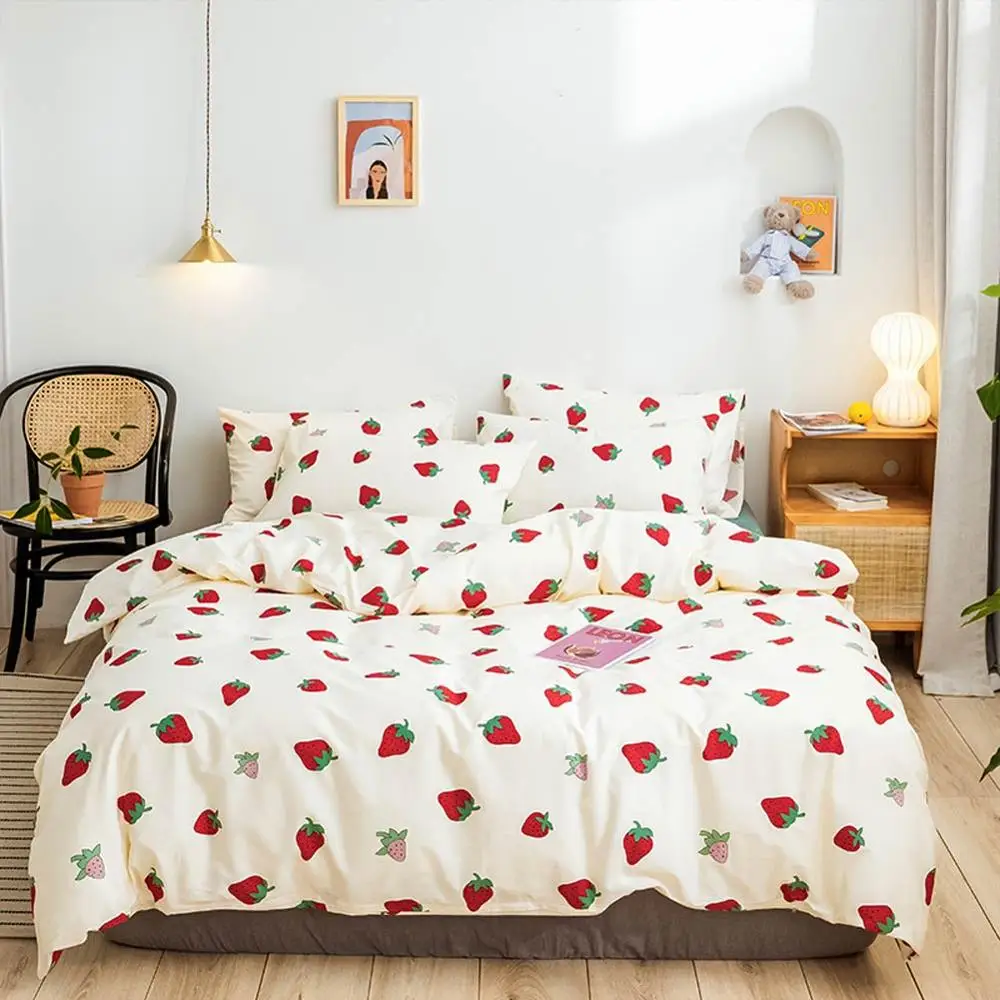 

2019 Red Strawberry Beige INS Bed Cover Duvet Cover Set Cotton Bedding Set Bedlinens Twin Queen King Flat Sheet Fitted Sheet