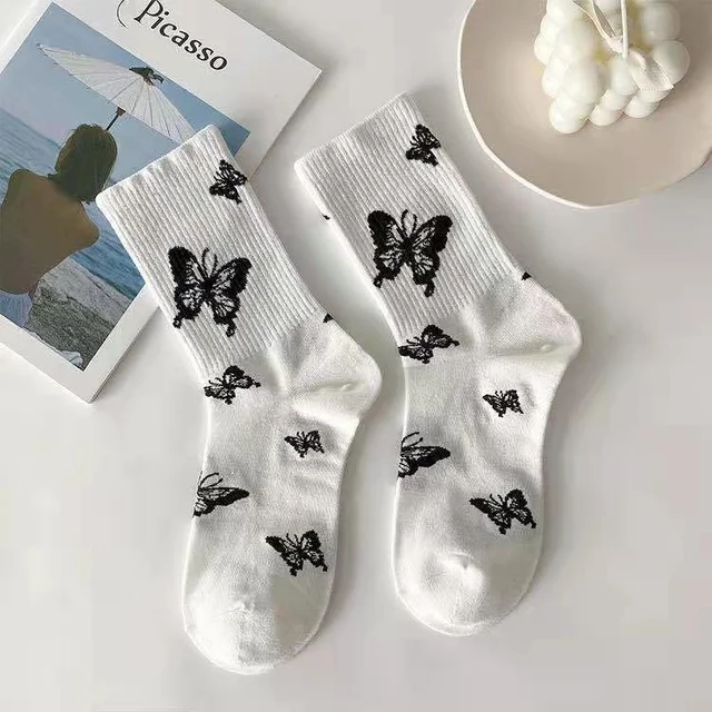 Cute daisy socks funny daisy smiley letter pattern cartoon socks Korean style fashion trend black breathable female socks 11