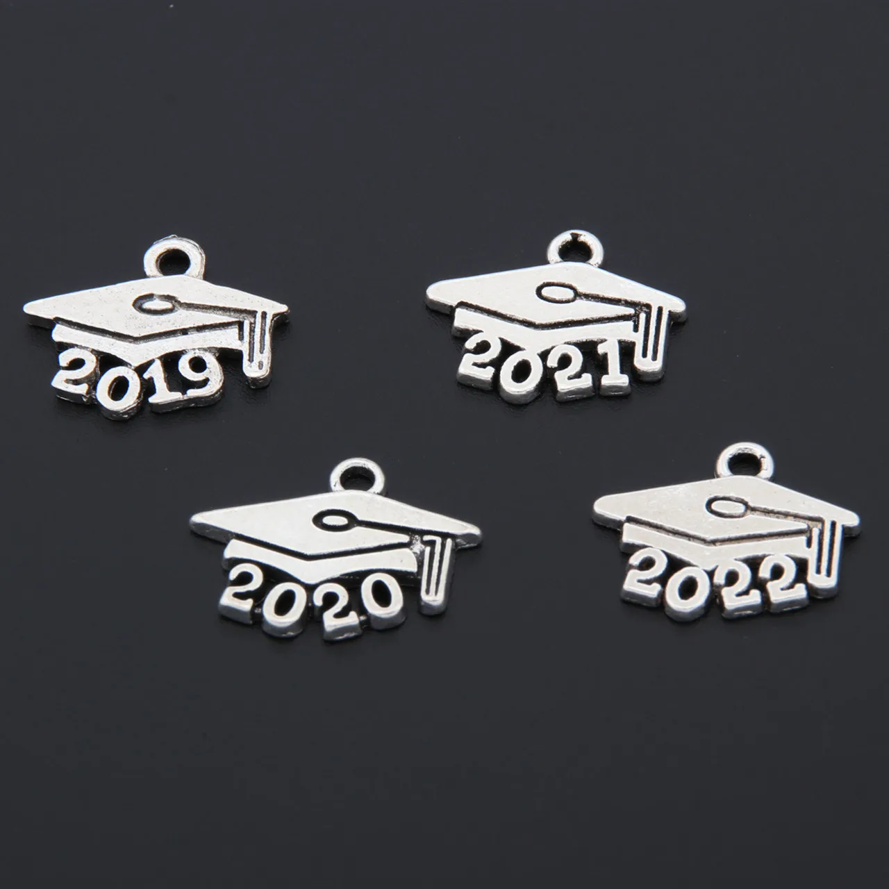 20Pcs Silver Color 2020 Retro Doctorial Hat Charms Graduation Cap Bracelet keychain DIY Metal jewelry Crafts A292/A3352/A3353 | Украшения и