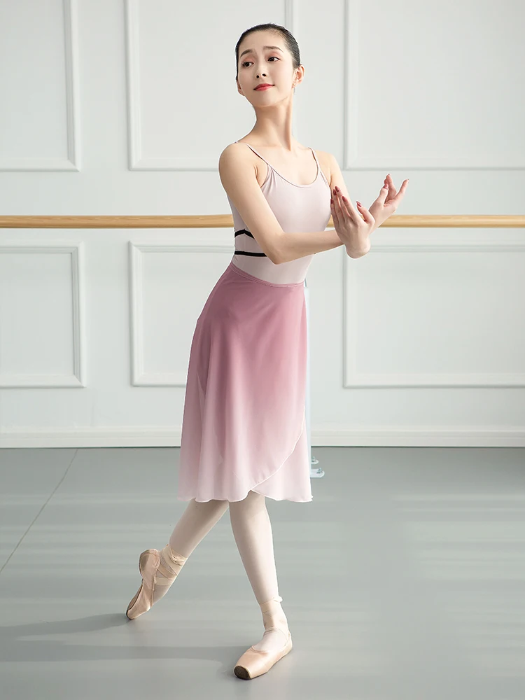Балетное платье пачка фиолетового и розового цвета с градиентом для танцев