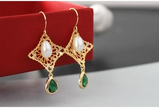 

2020 New Hot Fashion Golden Hollow Green Big Cubic Zirconia Freshwater Pearls Square Drop Earrings For Women Jewelry