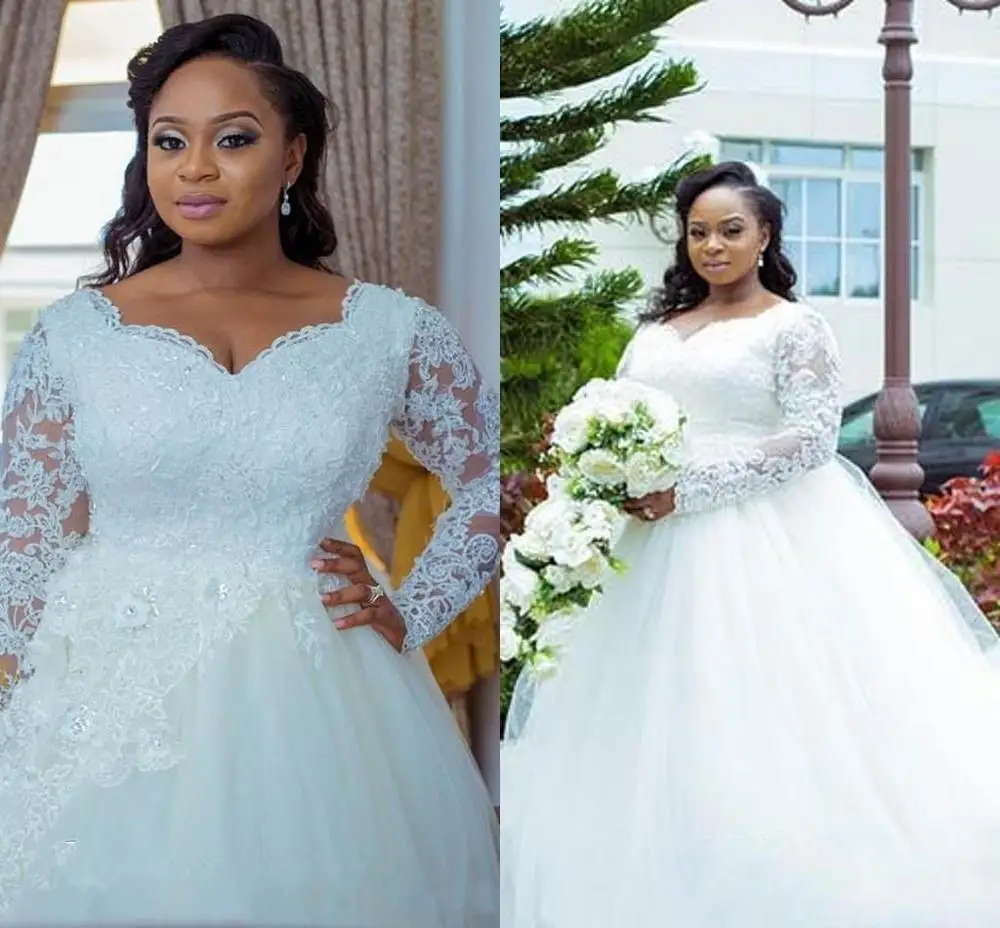 

Wedding Dresses Plus Size Lace Applique Crystal Beaded Ball Gown Sweetheart Long Sleeves Arabic Court Train Bridal Gown