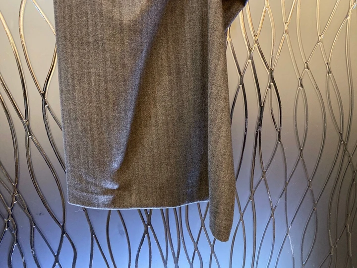 The new autumn and winter women's sleeveless net colored vest dress folds 1103
