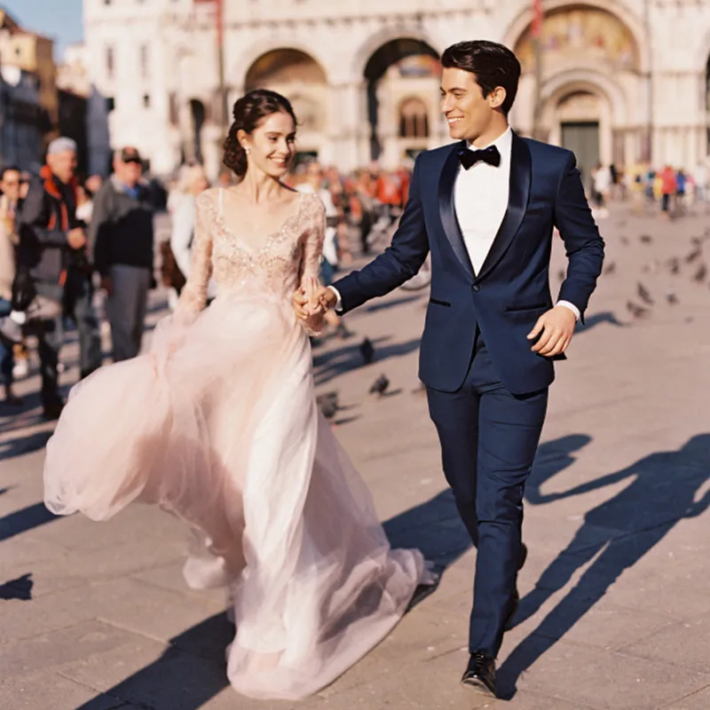 

Custom Made New Navy Blue Mens One Button Modern Slim Fit Weding Tuxedos 2 Piece Groom Wear Men Suits (Jacket+Pants) L630