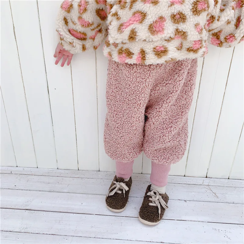 Модные штаны для бега для девочек на осень и зиму детские брюки с хлопковой подкладкой на весну и осень бархатные штаны-шаровары из овечьей шерсти для детей