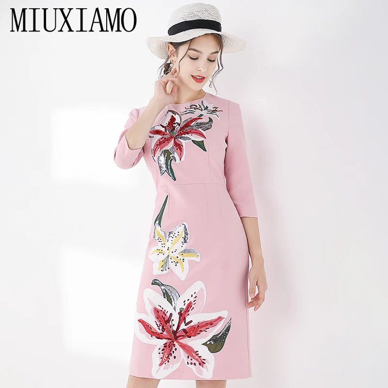 

MIUXIMAO Top Quality 2019 Fall Dress Women Half Sleeve Pink Lily Flower Sequined Embroidery Vintage Casual Dress Women Vestidos