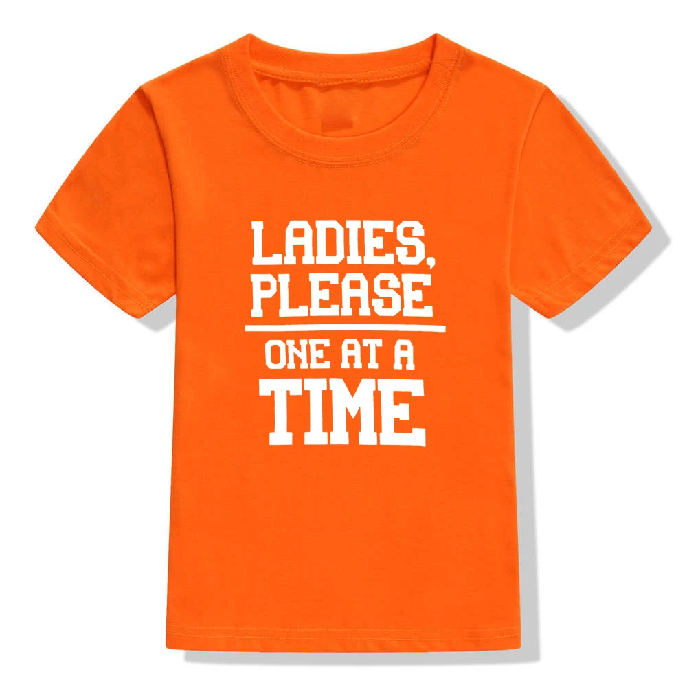 Детская футболка с надписью «Ladies Please One At A Time» рубашка для мальчиков повседневная детская одежда для малышей Забавные футболки, модная детская футболка, Прямая поставка - Color: 53A9-KSTOG-