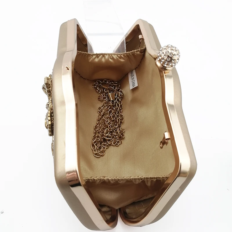 Итальянский дизайн, обувь и сумка в комплекте, комплект из туфель и сумочки; комплект серебро Цвет комплект из туфель и сумочки для вечерние в Для женщин обувь в нигерийском стиле и сумочка в комплекте