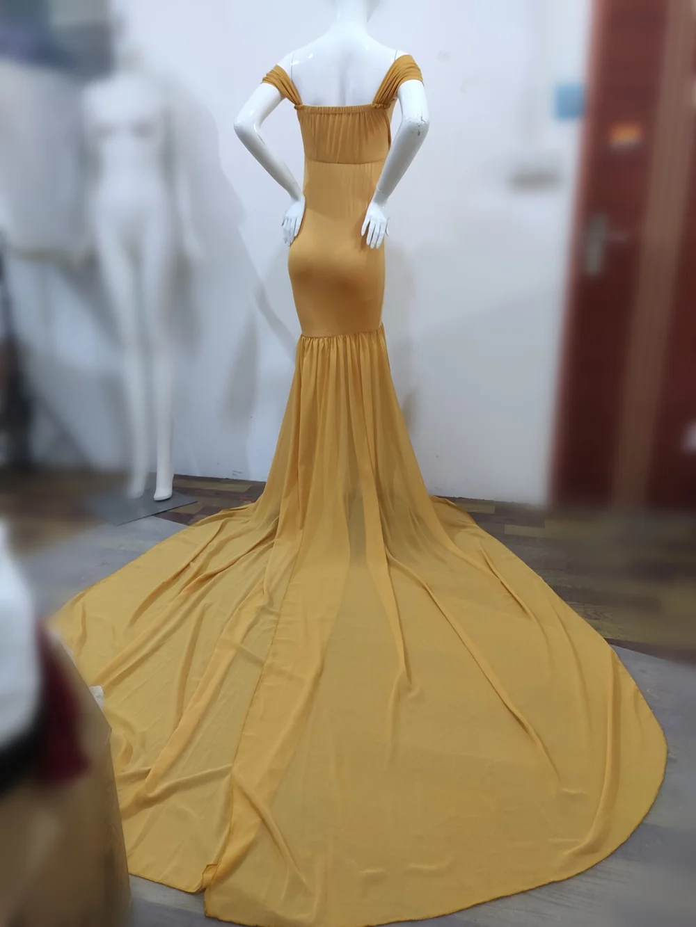 2019 Sexy Maternity Dresses Photography Props Off Shoulder Women Pregnancy Dress For Photo Shooting New Tail Maxi Maternity Gown (3)