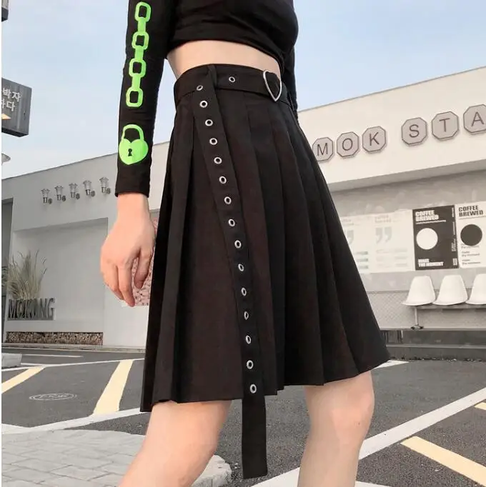 

Gothic Punk Harajuku Women Shorts Casual Cool Chic Preppy Style Grey Plaid Pleate Black White Female Fashion Shorts Skirts 4XL