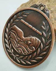 Médaille d'argent de natation, d'or, de sport à l'école, de Bronze et d'argent, compétition de Communication, développement de la confiance en soi 