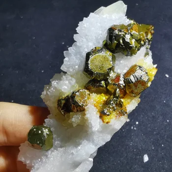 

57.4g100% natural shining cubic pyrite mineral specimen stone and CRYSTAL HEALING CRYSTAL QUARTZ GEM