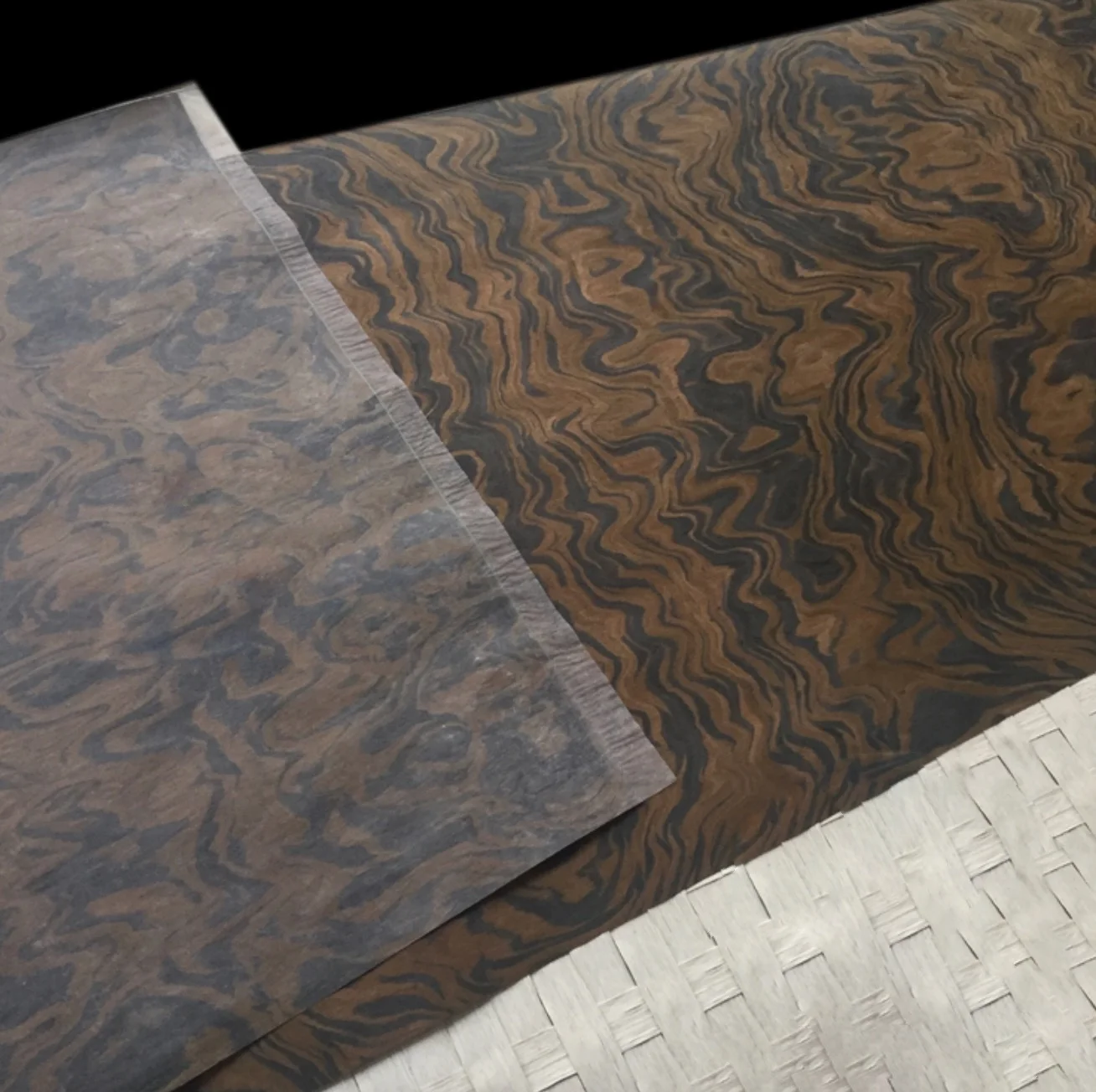 Length: 2.5Meters/pcs Thickness:0.25-0.3mm  Width:60cm  Technology Black Walnut Tree Burl Wood Veneer