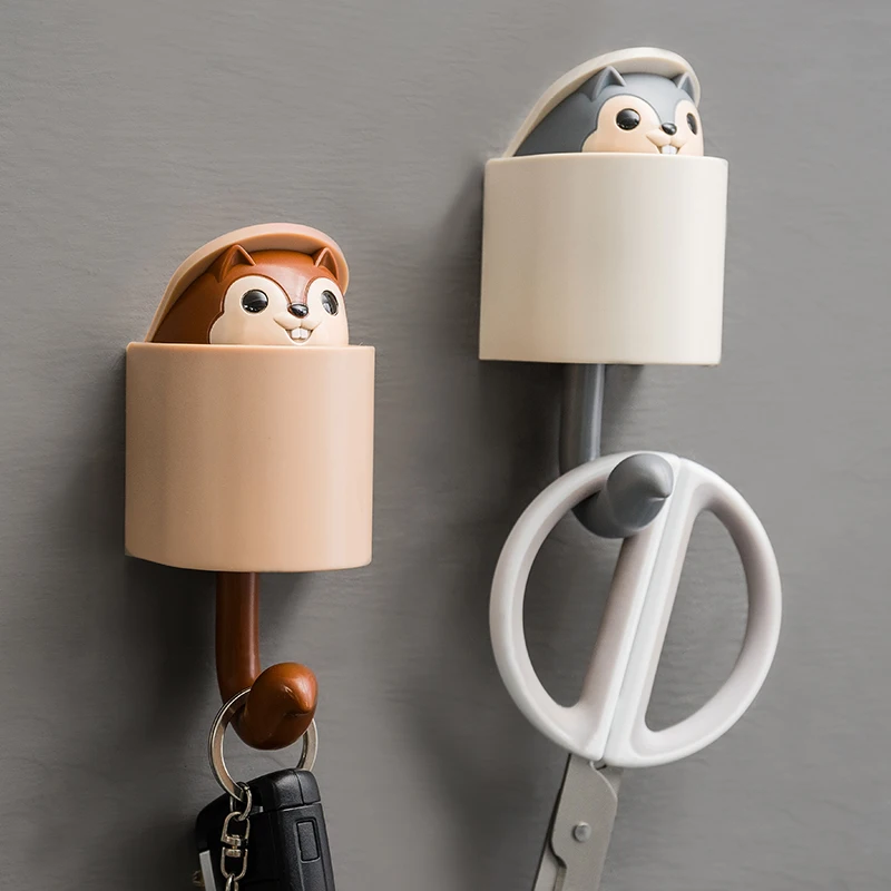 Creative Hanging Squirrel cartoon animal rustic home decor Home decoration wall accessories Kitchen bathroom living room