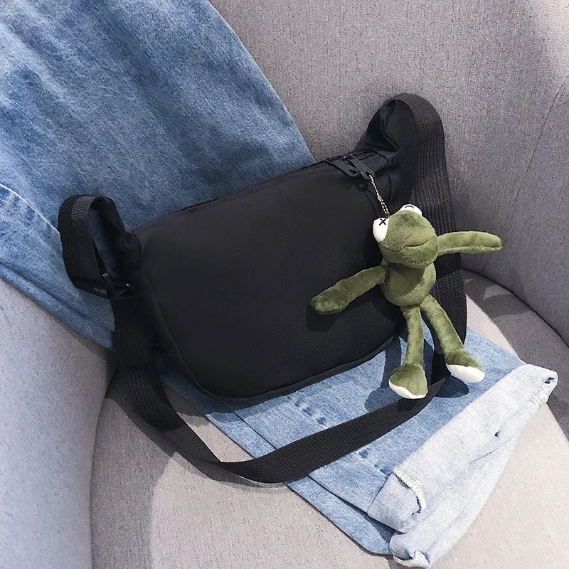 

7387 # Autumn New Style Adorkable Chou Wa Doll Canvas Chest Bag INS Online Celebrity Fashion Oblique Bag Simple Shoulder Bag