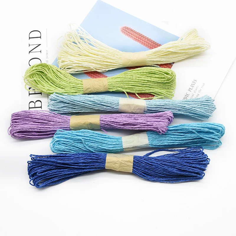 Lot De 28 Pelotes Laine D'Aquitaine – Boîte Carton D'origine, Occasion (boîte Abîmée Mais Laine En Bon état)