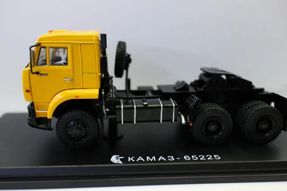 Новые модели в масштабе звезд масштаб 1/43 модель KAMA3 65225 трактор КАМАЗ диаметр