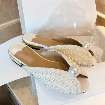 

2020 Luxury Pearls Mules Shoes Women White Slippers Runway Peep Toe Flats Shoes Ladies Flip Flops Summer Beach Slides Shoes