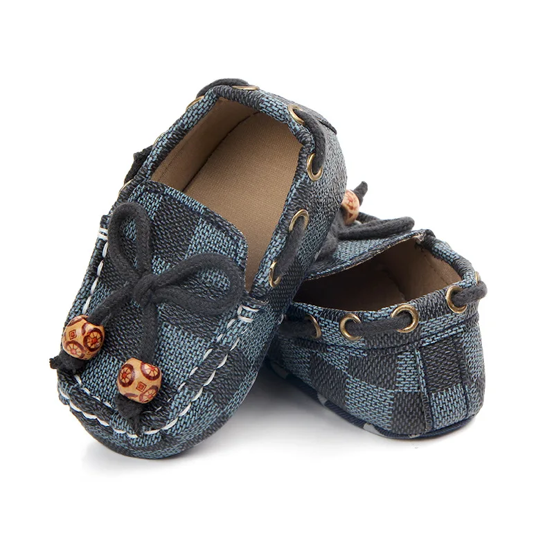 Для малышей, которые делают первые шаги; детская обувь для мальчиков и девочек; мягкая подошва; удобная детская обувь, новорожденные кроссовки шнуровка, с клетчатым узором, обувь