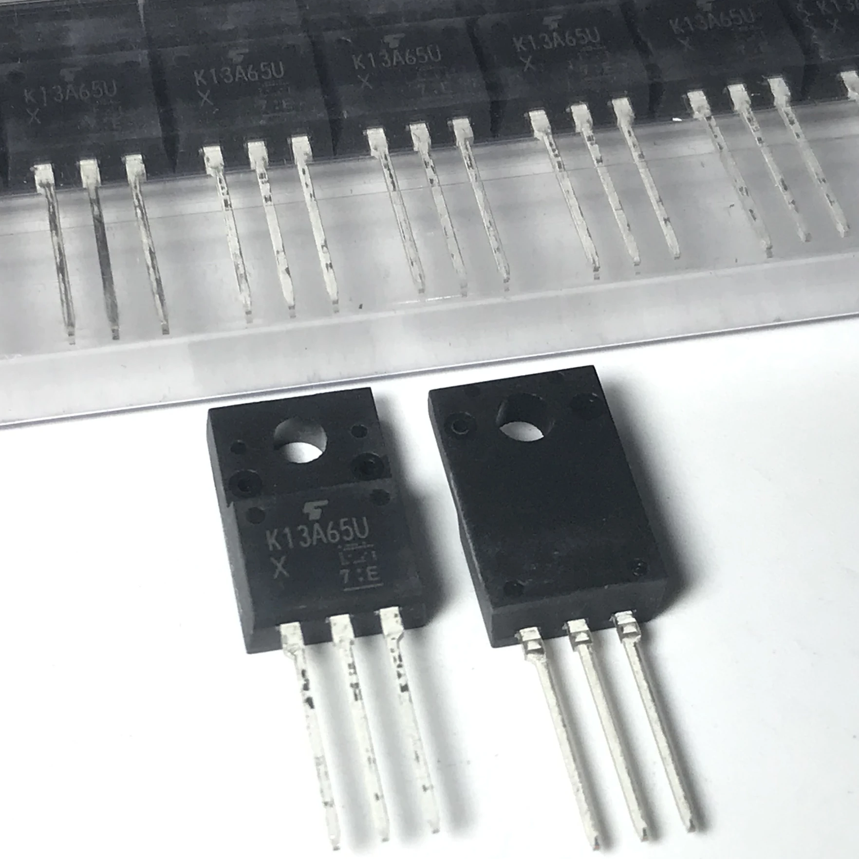 TK13A65U K13A65U TO-220F 13A 650V и 10 шт./лот
