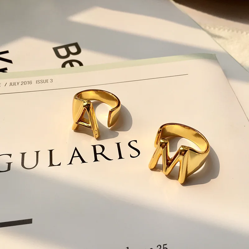 Для женщин золото 26 букв регулируемые преувеличенные кольца ювелирные изделия для девушек Латунное обручальное кольцо подарок bagues pour femme anillos mujer