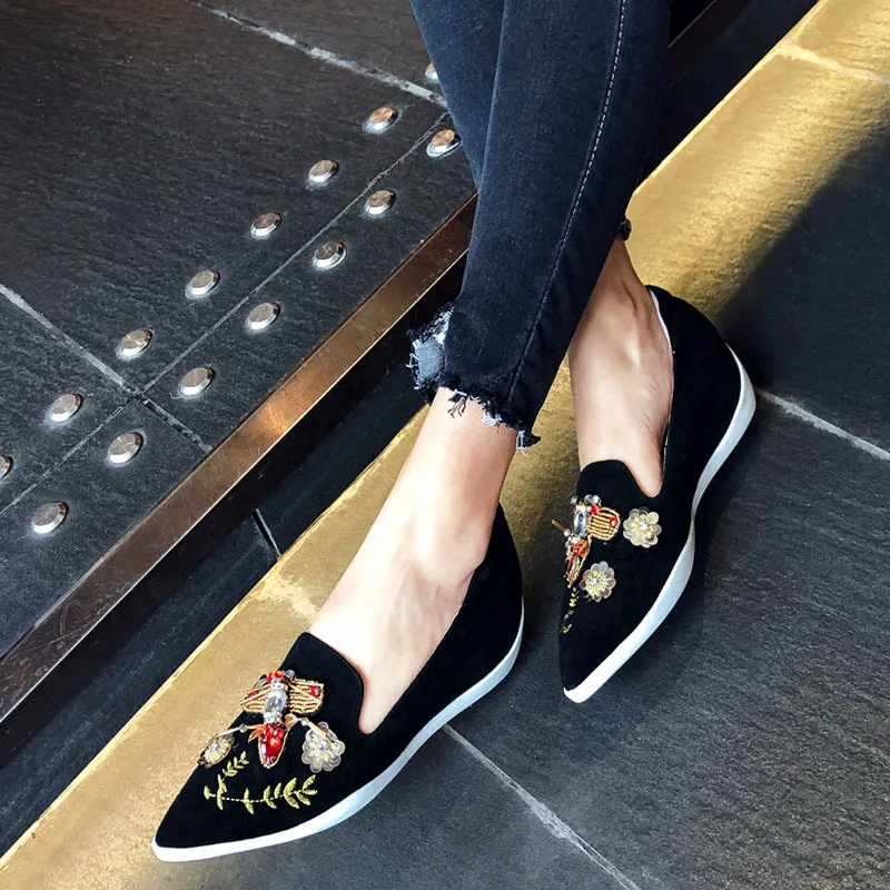 

Ethnic Embroider Slip-On Women Pumps Leisure Solid High Heels Novelty String Bead Microfiber Ladies Shoes Sapatos Das Mulheres