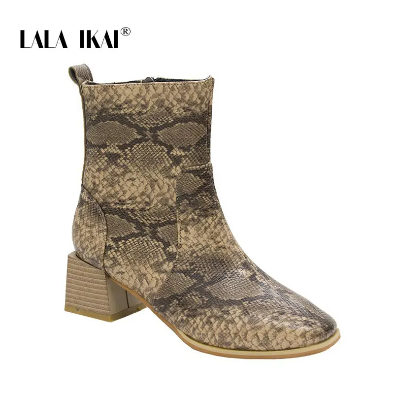 dark brown LALA IKAI/Женская обувь; Зимние ботильоны из змеиной кожи; офисные Ботинки Челси из искусственной кожи на молнии; женские пикантные ботинки; Bota Feminina; XWC5491-4 - Цвет: dark brown