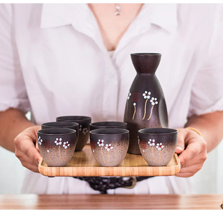 Title 17, Vintage seramik sake potası ve kase seti, Japon...