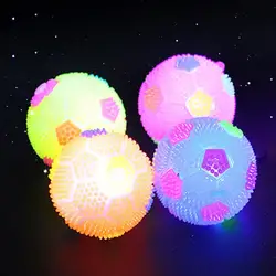 Juguete con luz LED para niños, pelota hinchable parpadeante, balón de fútbol brillante, juguete con sonido chirriante