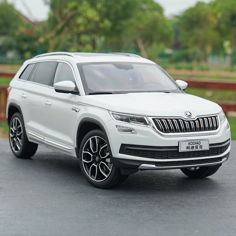 Модель автомобиля Skoda KODIAQ SUV из сплава под давлением металлическая игрушка для