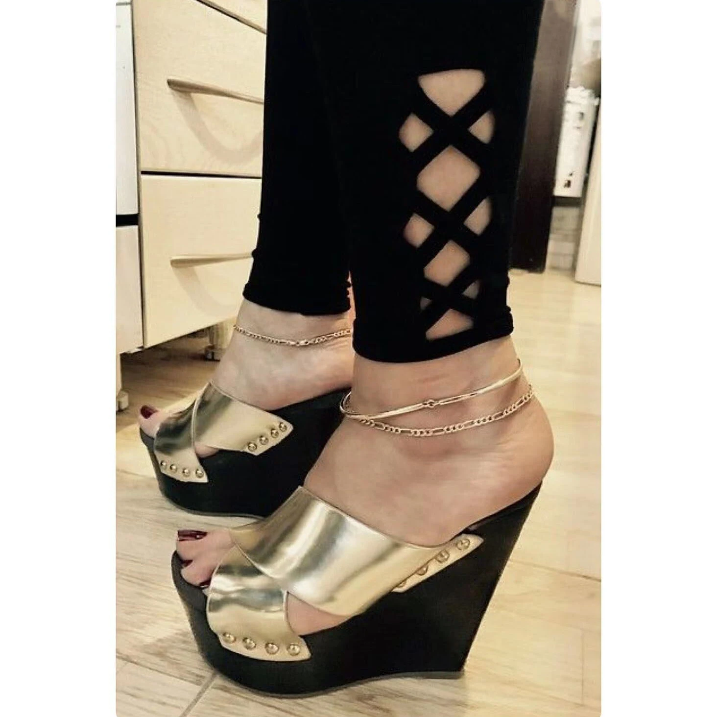 Sandalias Sexy de talla grande 35-42 Peep Toe sandalias con remaches para mujer Zapatillas de plataforma de cuña Zapatos de tacón alto casuales para mujeres diapositivas