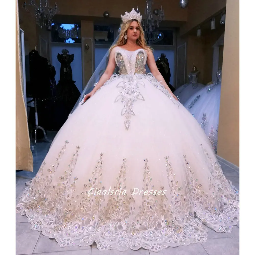 White Sparkly Crystal Diamonds Ball Gown Quinceanera Dresses Sweetheart Sequined Appliques Sweet 16  Vestidos De 15 Años