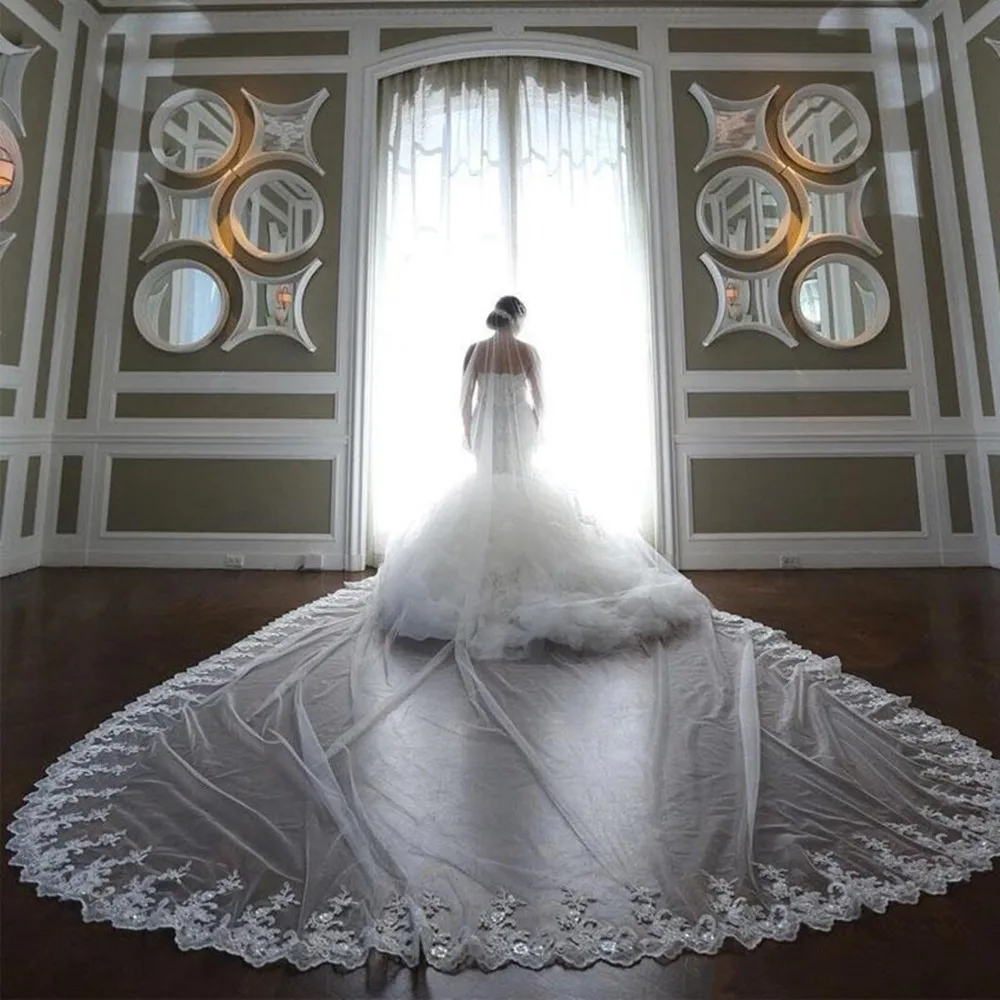 

2020 Customized Sequins Bridal Veils Appliques Lace Edge One Layer Veil Long Tulle Wedding Veils with Combs Wedding Accessories