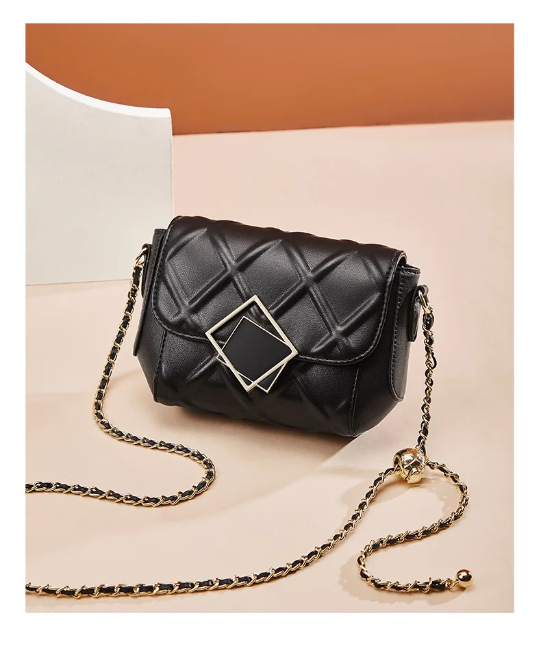 Summer Diamond Pattern Shoulder Bag 6