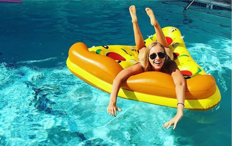 inflatable-pizza-pool-3-1