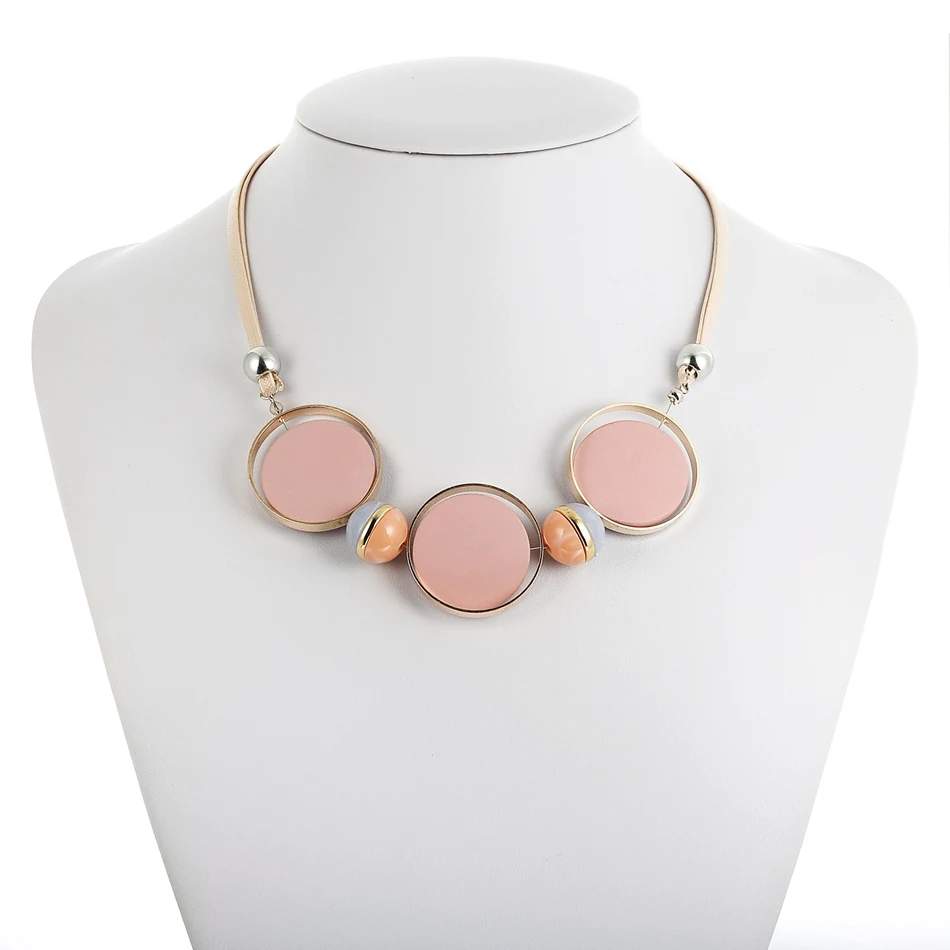 Женские ожерелья и подвески Match