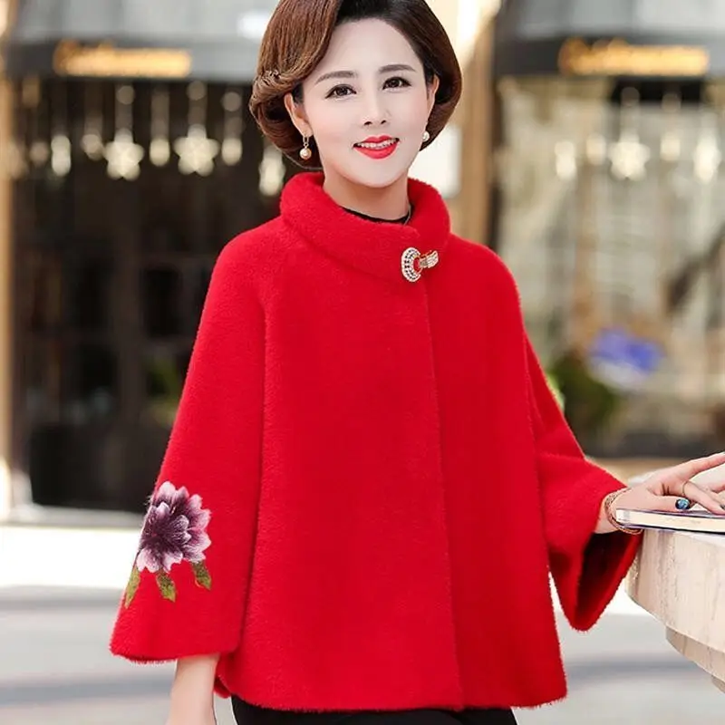 중년 어머니 봄 가을 옷, 노인 여성 짧은 코트, 겨울 밍크 벨벳 팜므 코트, 자수 가디건 55, 신상