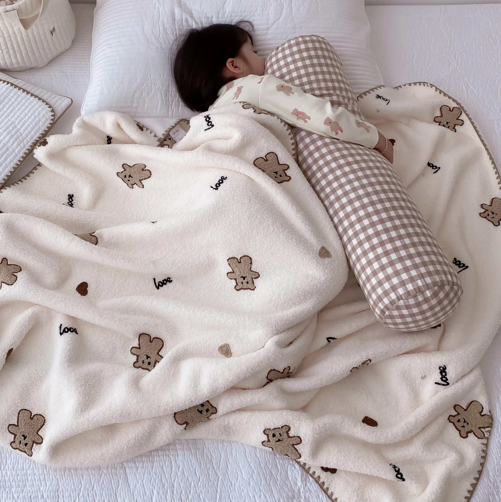 

Super Soft 3D Bear Strawberry Fluffy Thermal Baby Blanket,Furry Sherpa Kids Blanket,Baby Rug, Bed Cover, Toddler Bedding Quilt