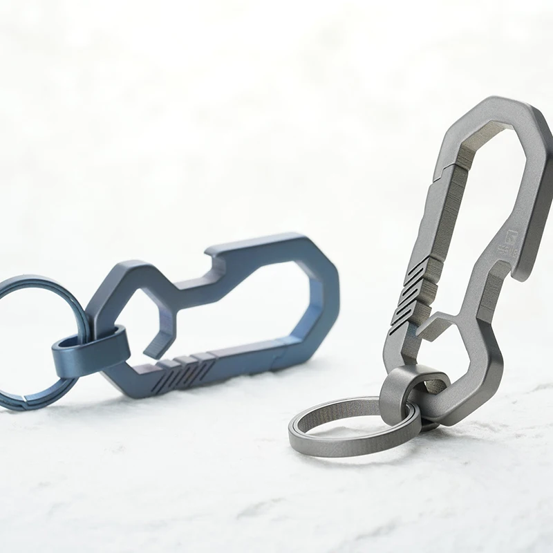 

New Luxury Car Titanium Keychain Key Ring Super Lightweight EDC Tool Holder High Quality Multifunctional Key Chain Men's Gifts