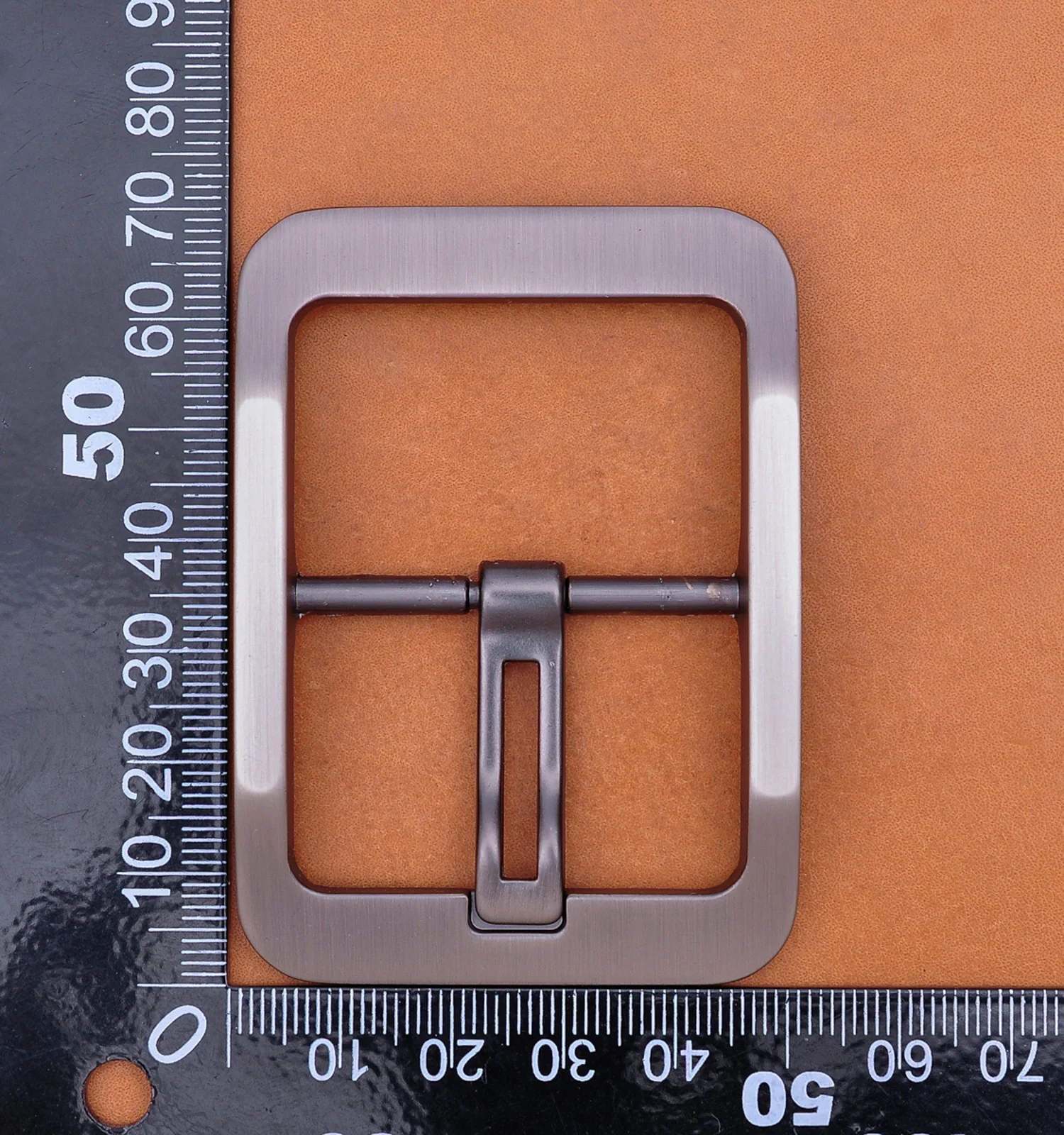 Robuste, robuste, antiksilberne Herren-Gürtelschnalle für Herren, riesig, breit, Western-Mittelstange, Lederhandwerk, Jeans, Gürtelschnalle, Hardware-Ersatz, passend für 40 mm – Detail 6