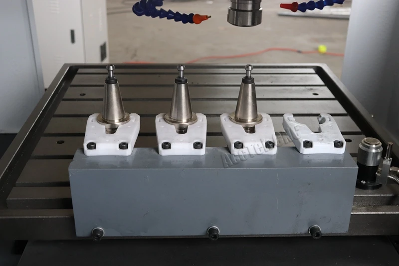 AccTek горячие продажи 6060 металла мини cnc машина хобби с лучшей ценой