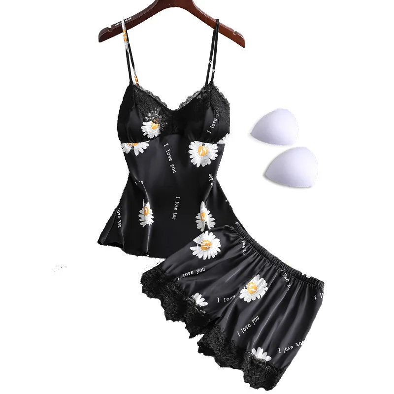 Рисунок 6 - Модный женский пижамный комплект