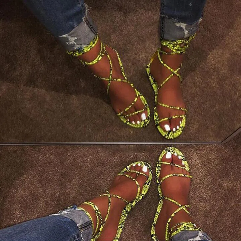 2019-new-women-cross-strap-fashion-wild-beach-shoes-outdoor-trend-women-s-shoes-summer-still (3)