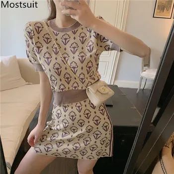 

2020 Summer Knitted Printed 2 Piece Skirt Suits Sets Women Short Sleeve Tops + Mini A-line Skirt Suits Casual Fashion Girl Sets
