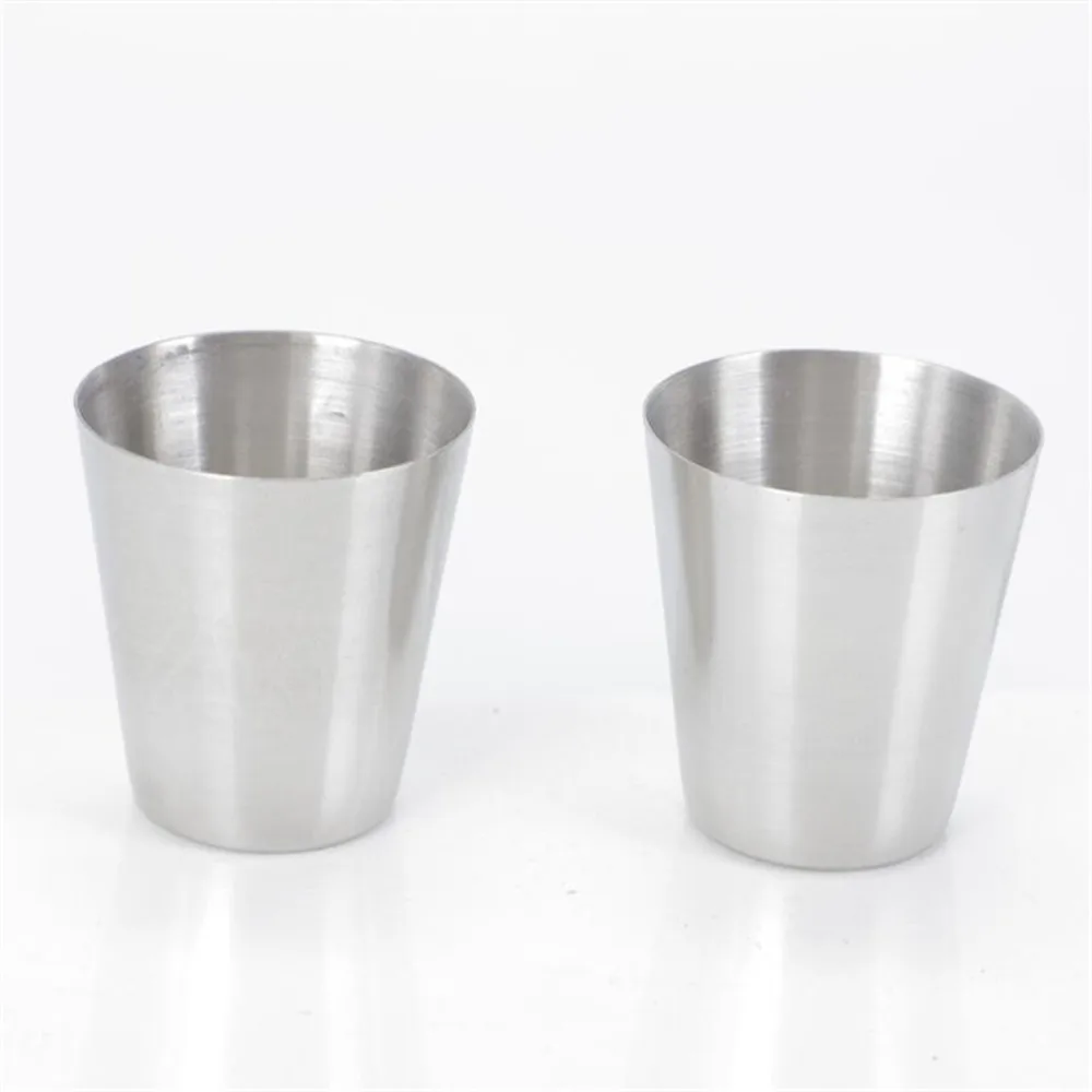 1pc 30ml Stainless Steel Wine Glasses Cup Portable Beer Key Chain Outdoor Cup Camping Whiskey Travel Mugs Tumblers