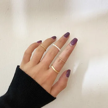 

4 Pieces Sets Rings For Women Vintage Gold Round Ring Ladies Classic Pearl Beads Thin Rings Girl Ring Jewellery